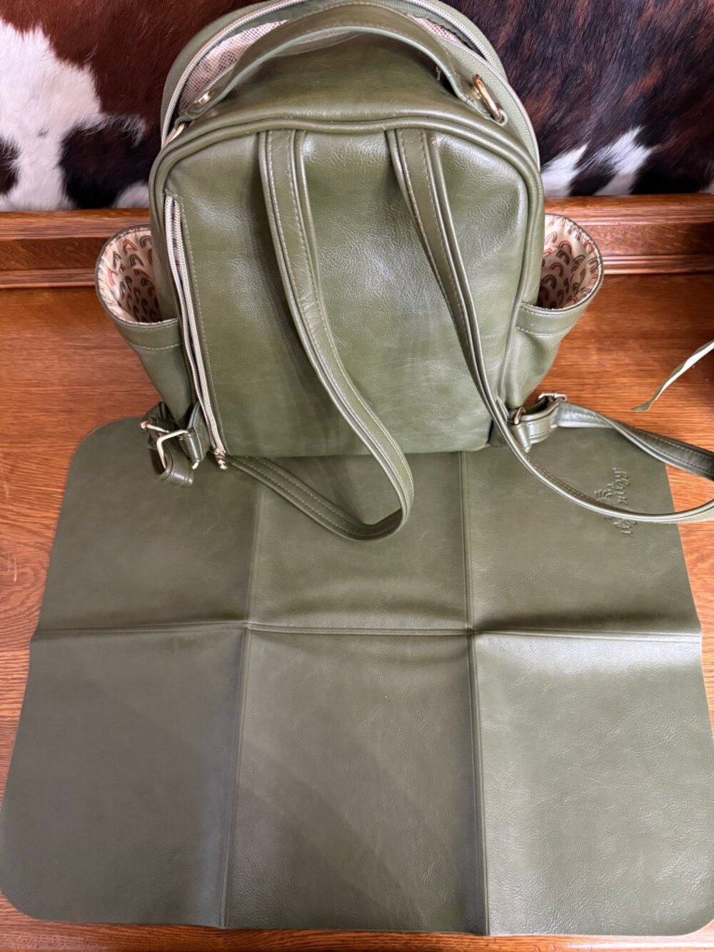 Itzy Ritzy Olive Mini Boss Plus - Picture 9 of 10